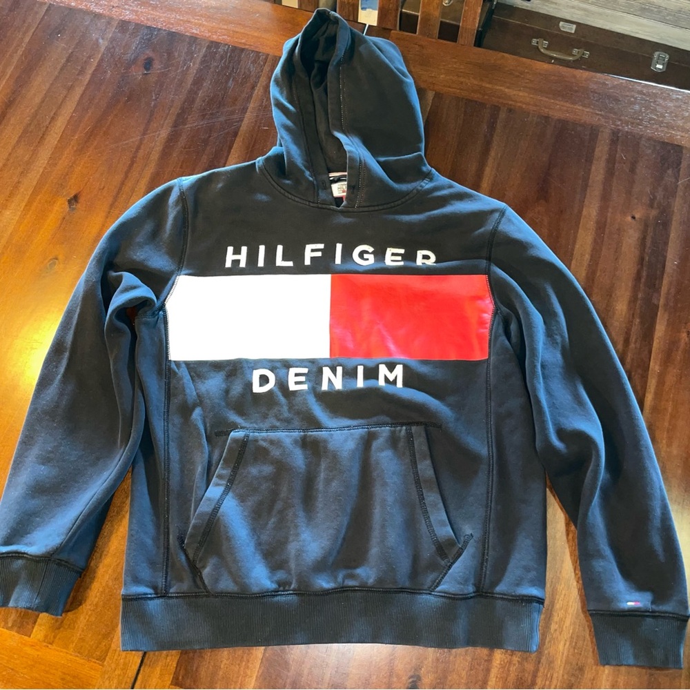Tommy Hilfiger Hoodie!!